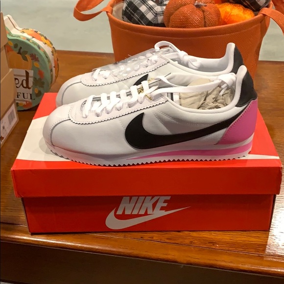 Nike Shoes - Nike shoes